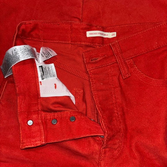 Levi’s Corduroy Ribcage Ankle Straight - Picture 7 of 9